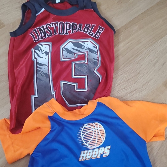 2 boy shirts - Picture 1 of 2